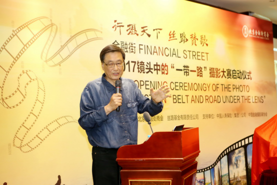 中国摄影家协会副主席王文澜先生为嘉宾讲述摄影创作体会
