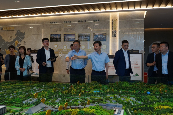 金融街集团领导一行调研金融街控股遵化项目.jpg